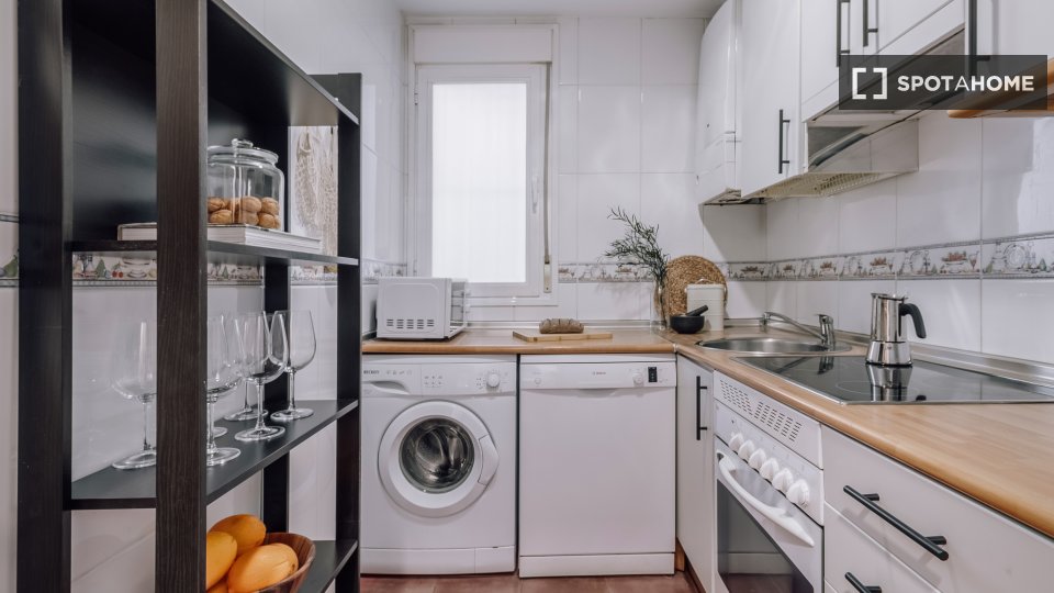 Piso de 2 habitaciones en alquiler en Universidad, Madrid