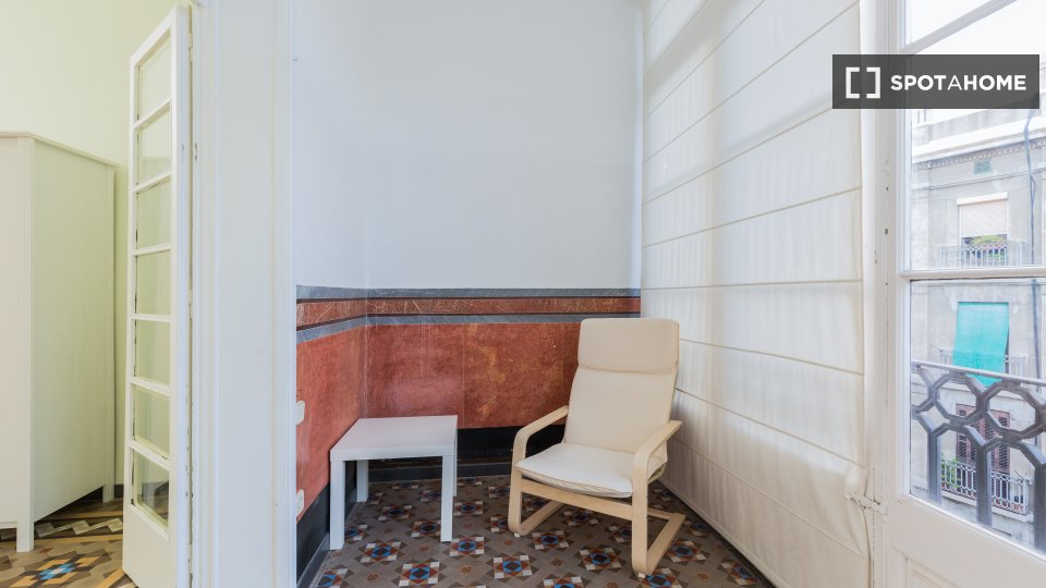 Double room Barcelona, 9 beds, 175m² — photo 4