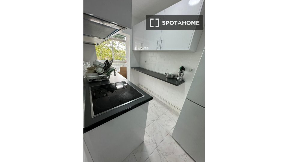 Double room Madrid, 4 beds — photo 14