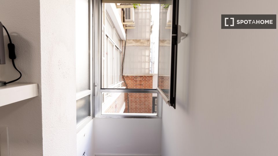 Double room Madrid, 5 beds — photo 58