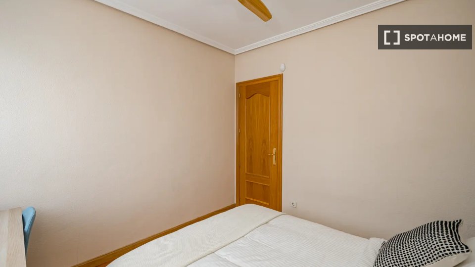 Double room Madrid, 10 beds — photo 4
