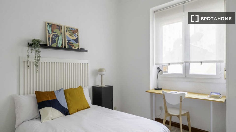 Double room Madrid, 4 beds — photo 32