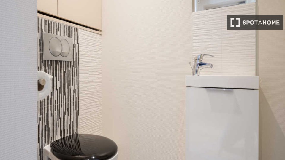 Double room Lyon, 5 beds, 150m² — photo 8