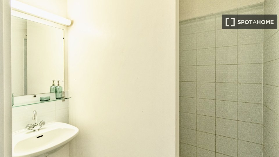 Double room Paris, 5 beds — photo 9