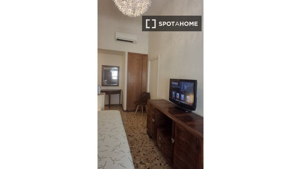 Double room Florence, 4 beds — photo 10