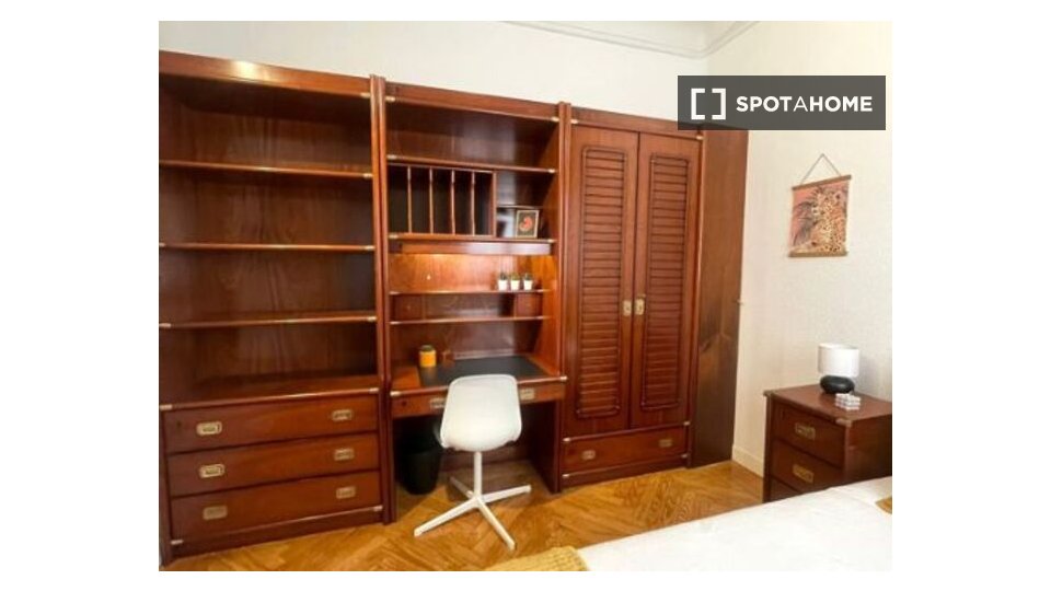 Double room Madrid, 7 beds — photo 17