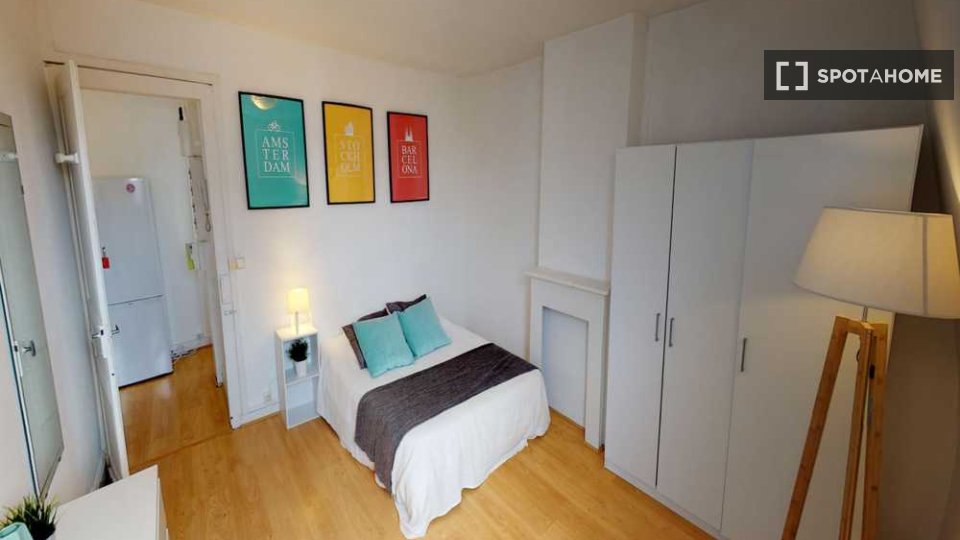 Double room Lille, 3 beds, 50m² — photo 11