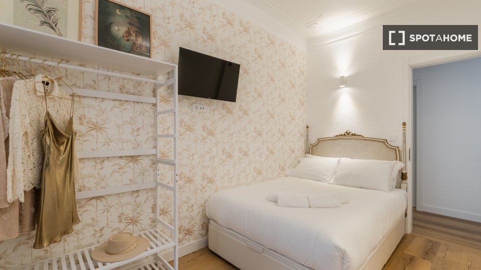 Double room Lisbon, 6 beds — photo 30