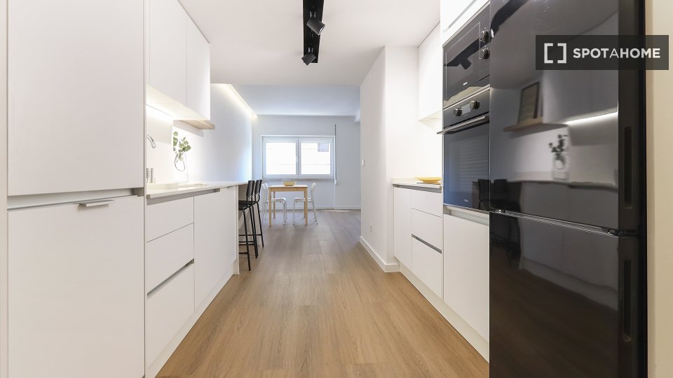 Double room Lisbon, 4 beds — photo 21