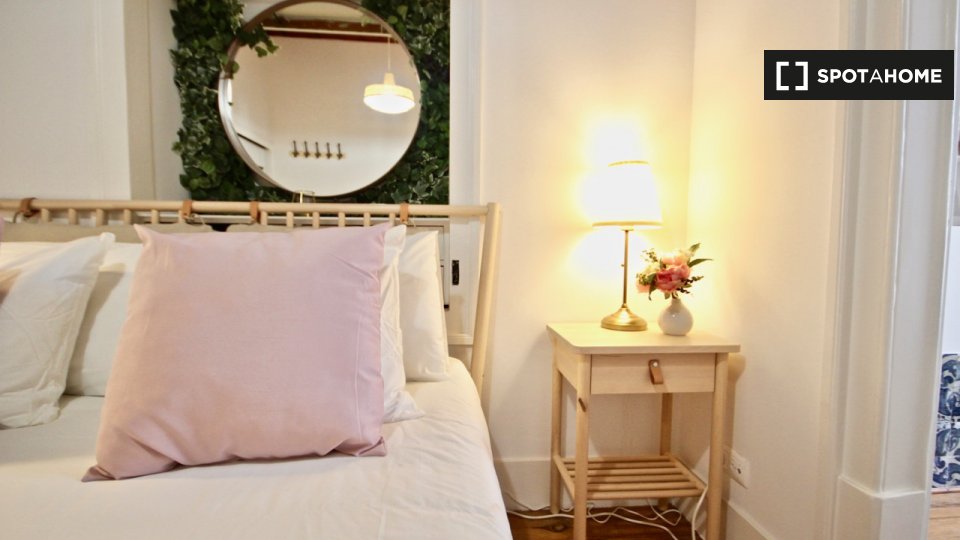 Apartment Lisbon, 2 beds — photo 17