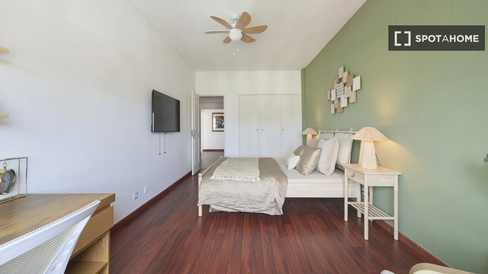 Double room Lisbon, 7 beds — photo 12