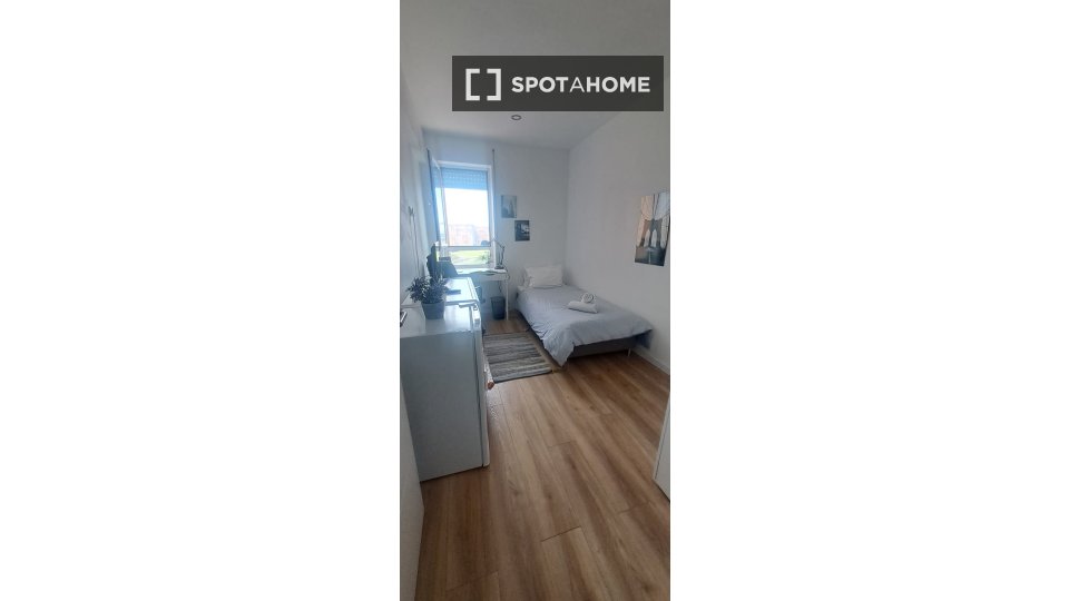 Double room Lisbon, 5 beds — photo 36