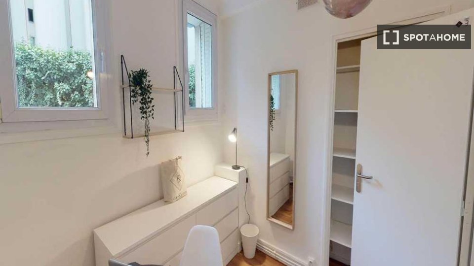 Double room Paris, 4 beds, 70m² — photo 1