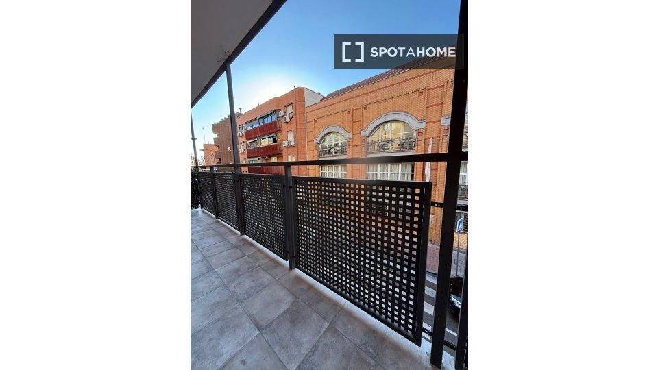 Double room Madrid, 8 beds, 170m² — photo 14