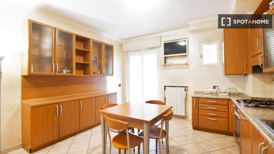 Double room Milan, 3 beds, 66m² — photo 5