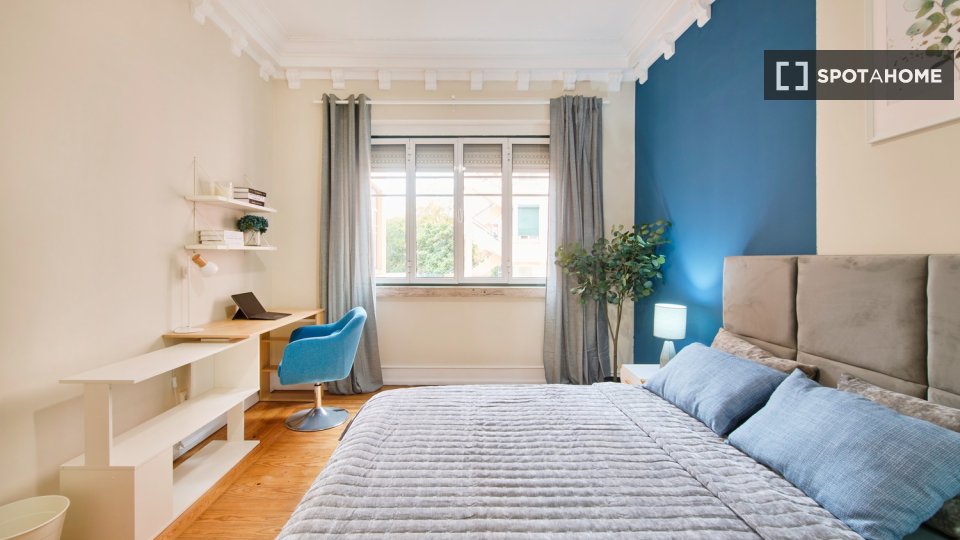 Double room Lisbon, 6 beds — photo 72