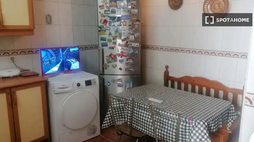 Double room Madrid, 4 beds, 125m² — photo 5