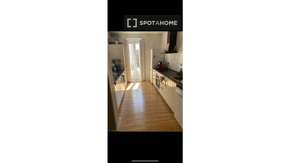 Double room Madrid, 1 bed, 120m² — photo 2
