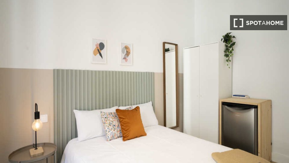 Double room Madrid, 16 beds — photo 38