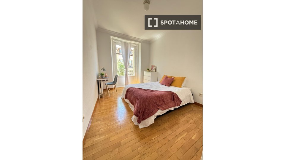 Stanza in appartamento condiviso con 5 camere da letto in affitto a Palacio, Madrid - in Madrid