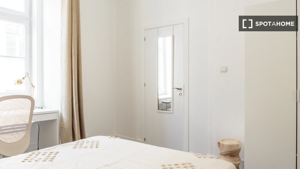 Double room Lisbon, 10 beds — photo 12