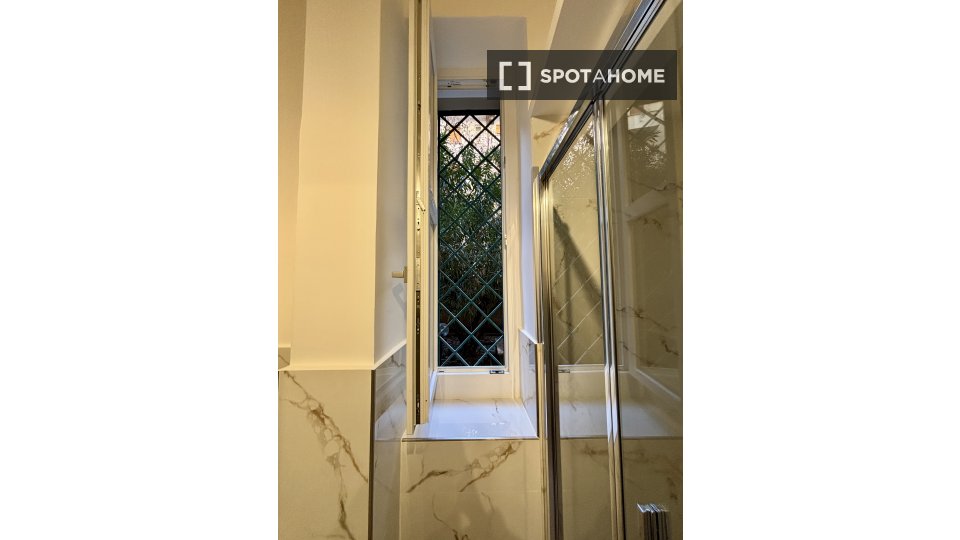 Apartment Milan, 1 bed, 47m² — photo 22