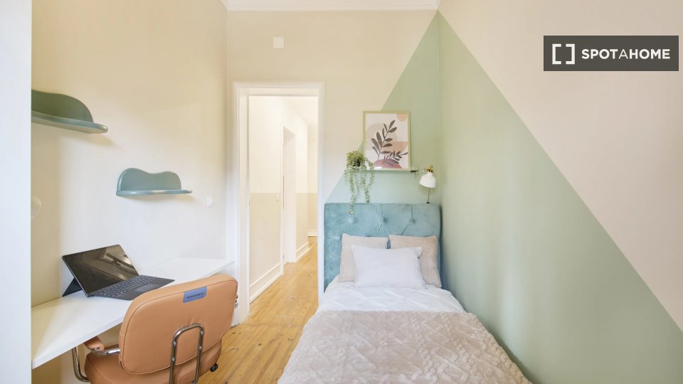 Double room Lisbon, 6 beds — photo 3