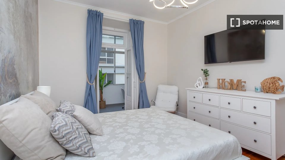 Double room Lisbon, 6 beds — photo 1