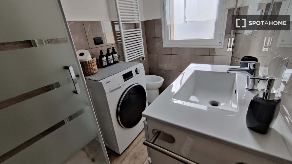 Apartment Bologna, 1 bed, 70m² — photo 3