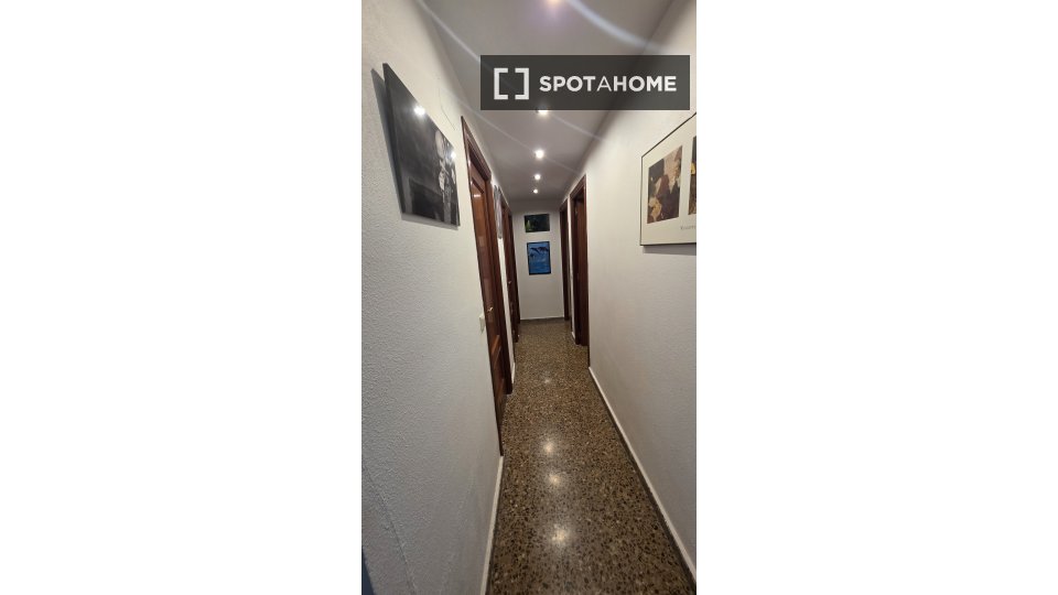 Double room Zaragoza, 4 beds, 90m² — photo 4