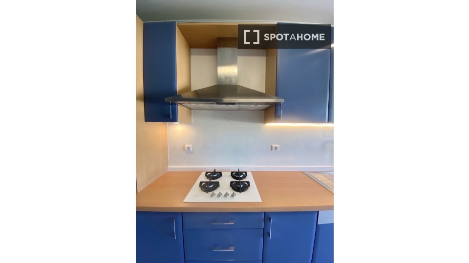 Apartment Lisbon, 2 beds, 90m² — photo 11