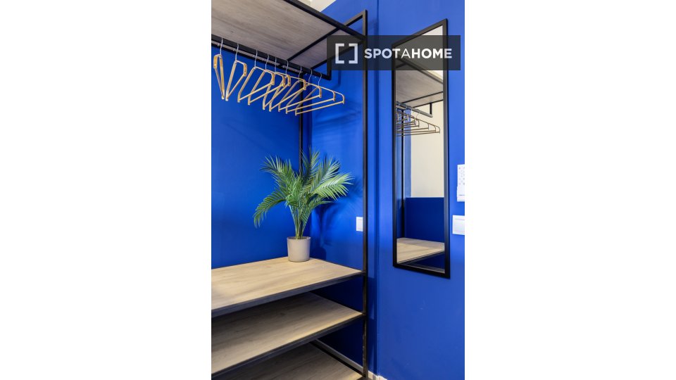 Double room Madrid, 7 beds, 157m² — photo 12