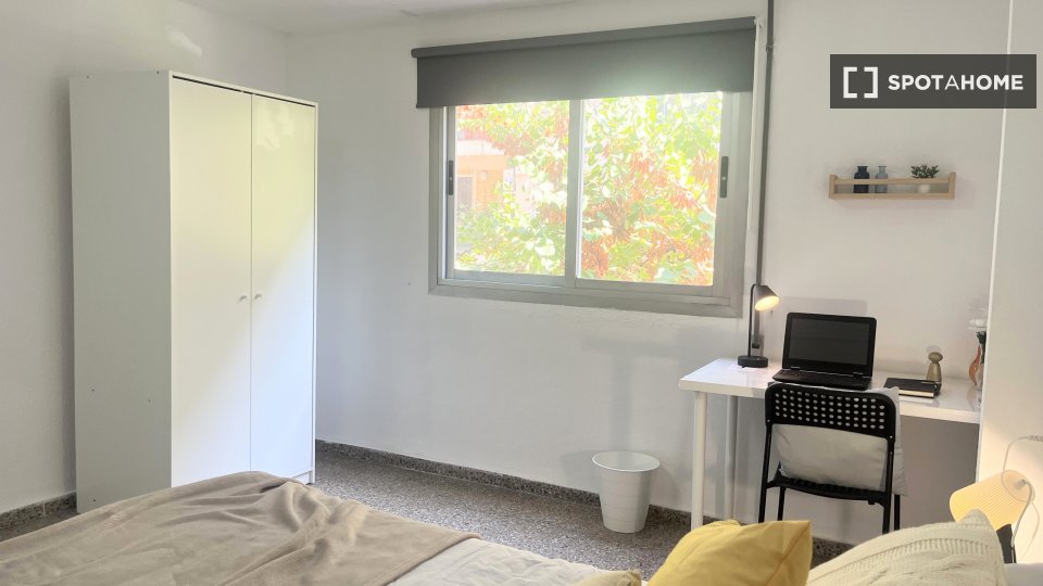 Double room Valencia, 4 beds, 100m² — photo 14