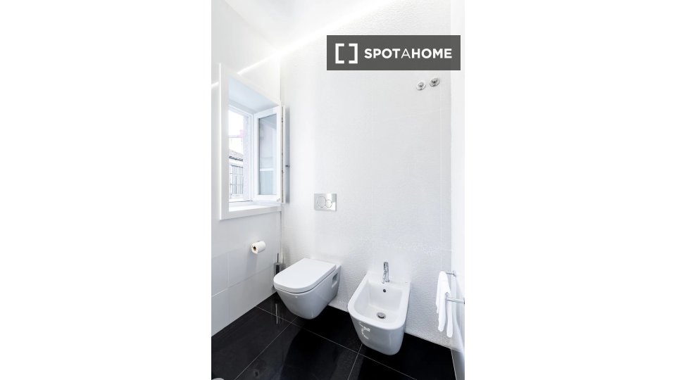 Apartment Porto, 1 bed, 80m² — photo 15