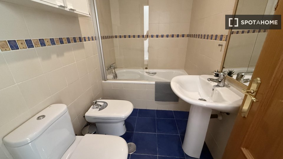 Double room Madrid, 4 beds — photo 1