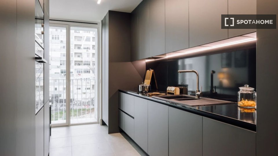 Apartment Lisbon, 2 beds — photo 12