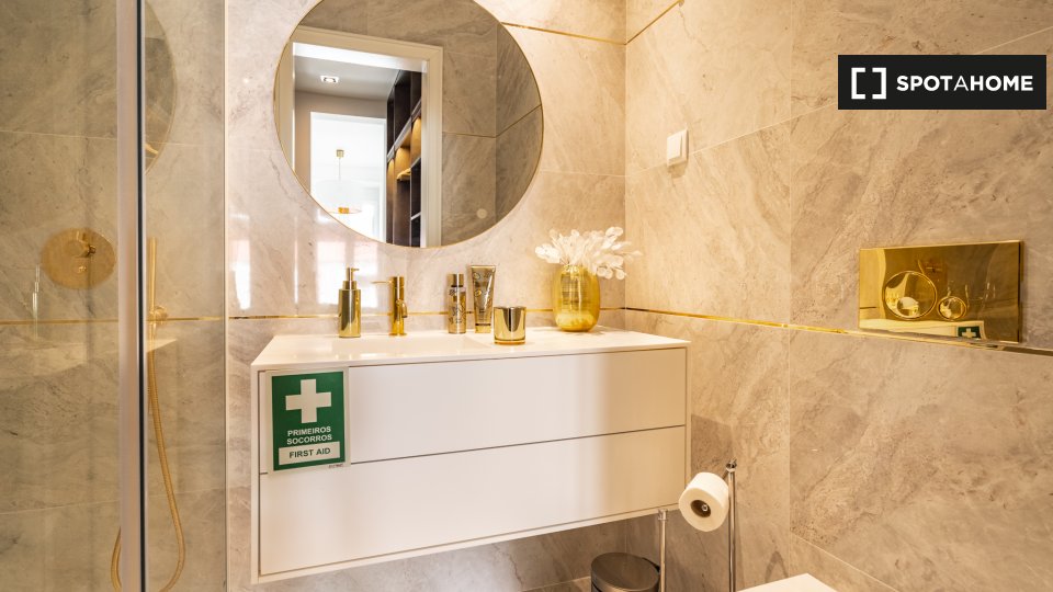 Apartment Lisbon, 2 beds — photo 14