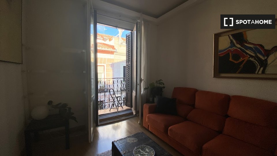 Double room Madrid, 3 beds — photo 10