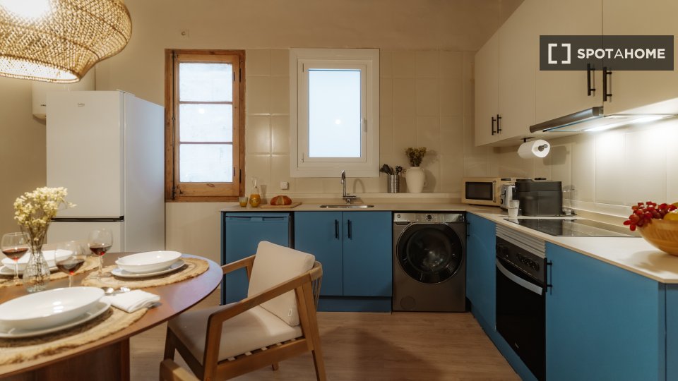 Double room Barcelona, 3 beds, 90m² — photo 16