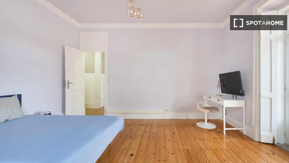 Double room Lisbon, 8 beds — photo 39