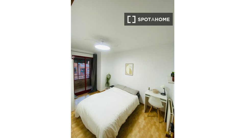 Double room Madrid, 5 beds — photo 11