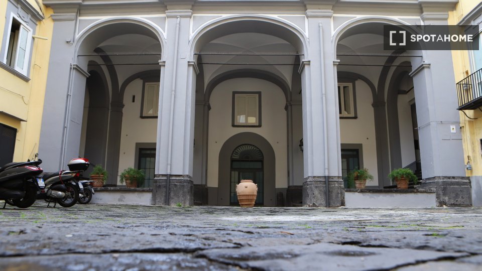 Apartment Naples, 1 bed — photo 18