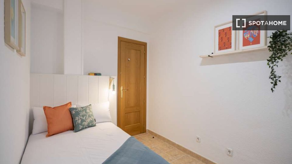 Double room Madrid, 25 beds — photo 4
