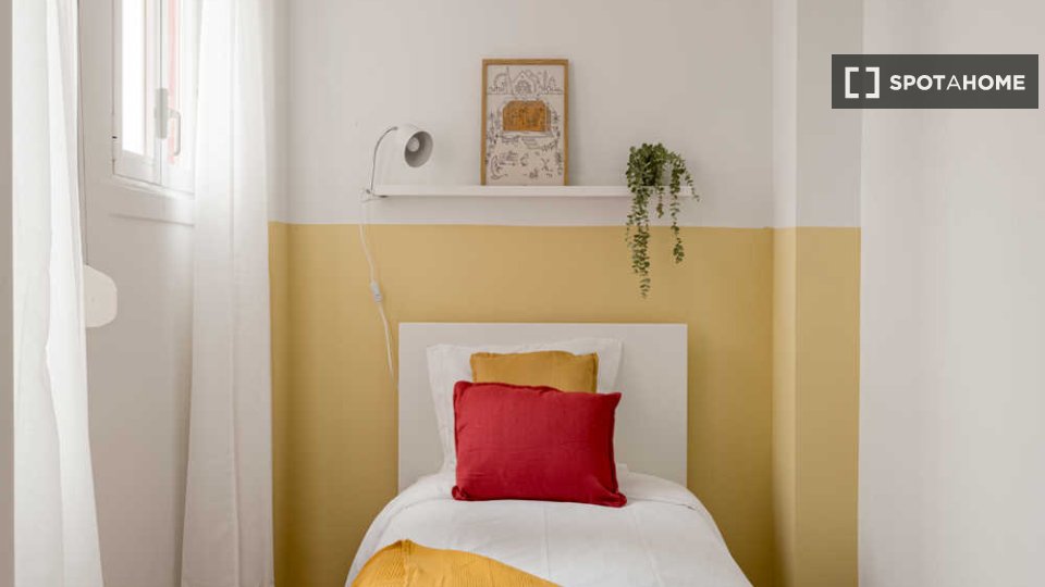 Double room Lisbon, 13 beds — photo 44