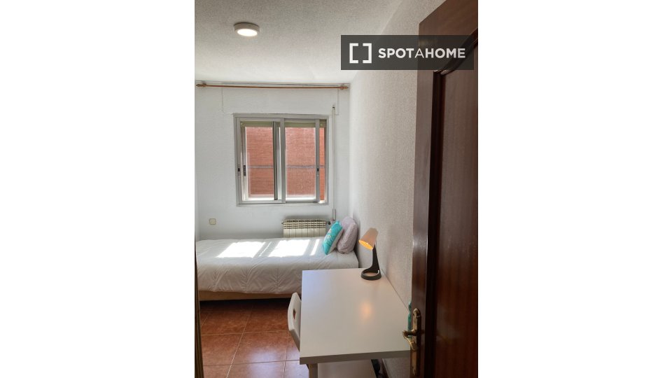 Double room Madrid, 4 beds — photo 5