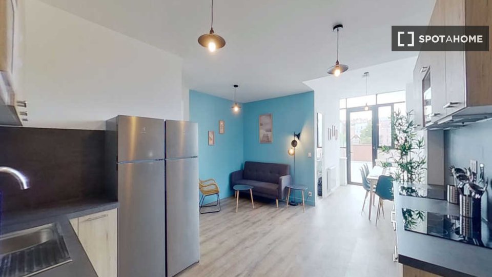 Double room Paris, 9 beds, 180m² — photo 1