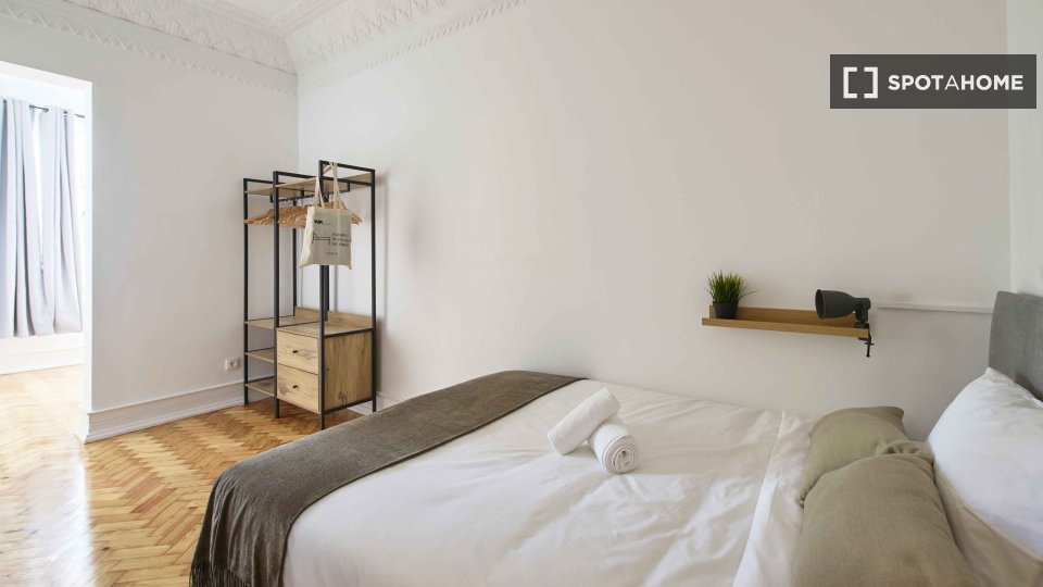 Double room Lisbon, 7 beds — photo 20