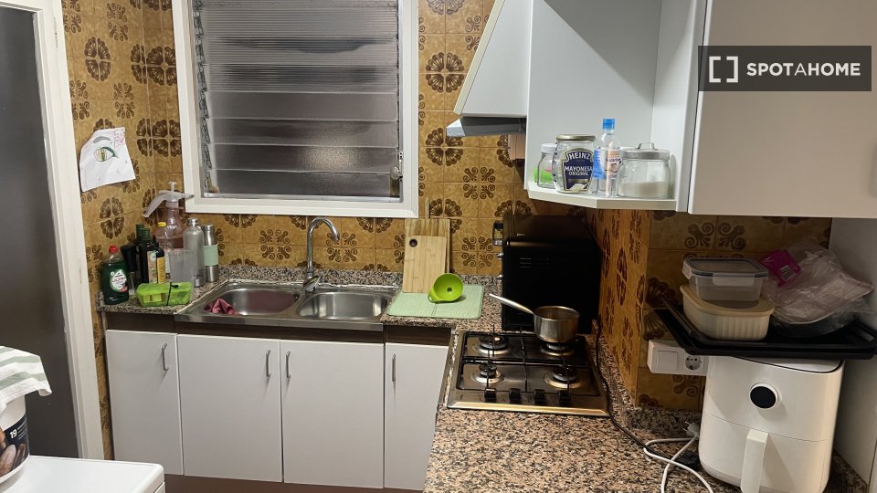 Double room Barcelona, 5 beds, 110m² — photo 3