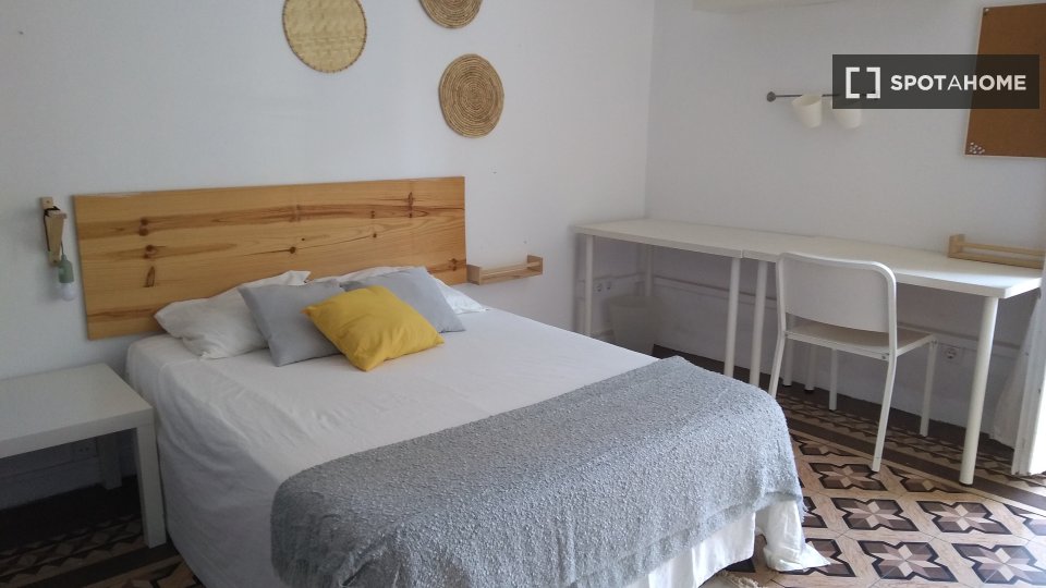 Double room Barcelona, 5 beds, 90m² — photo 26