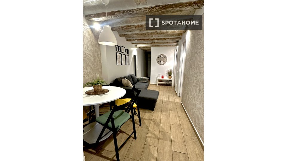 Apartment Barcelona, 3 beds, 55m² — photo 20